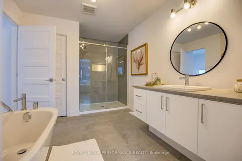 TH-152D Cypress Street, ON K0A 2M0