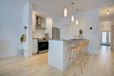 TH-152C Cypress Street, ON K0A 2M0