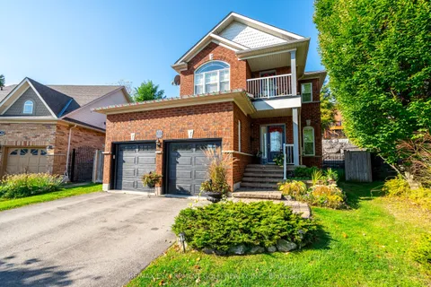 43 Woodlawn Court, ON L9H 7S2