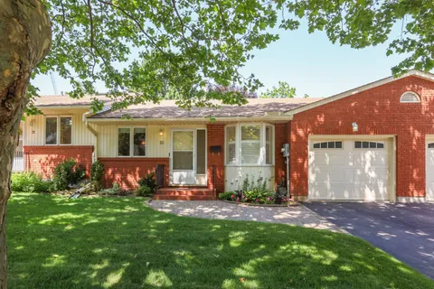 23 Robinson Street, ON L3M 3C8