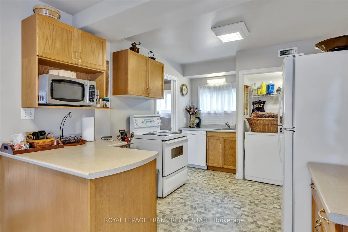 715 Chamberlain Street, ON K9J 4M2