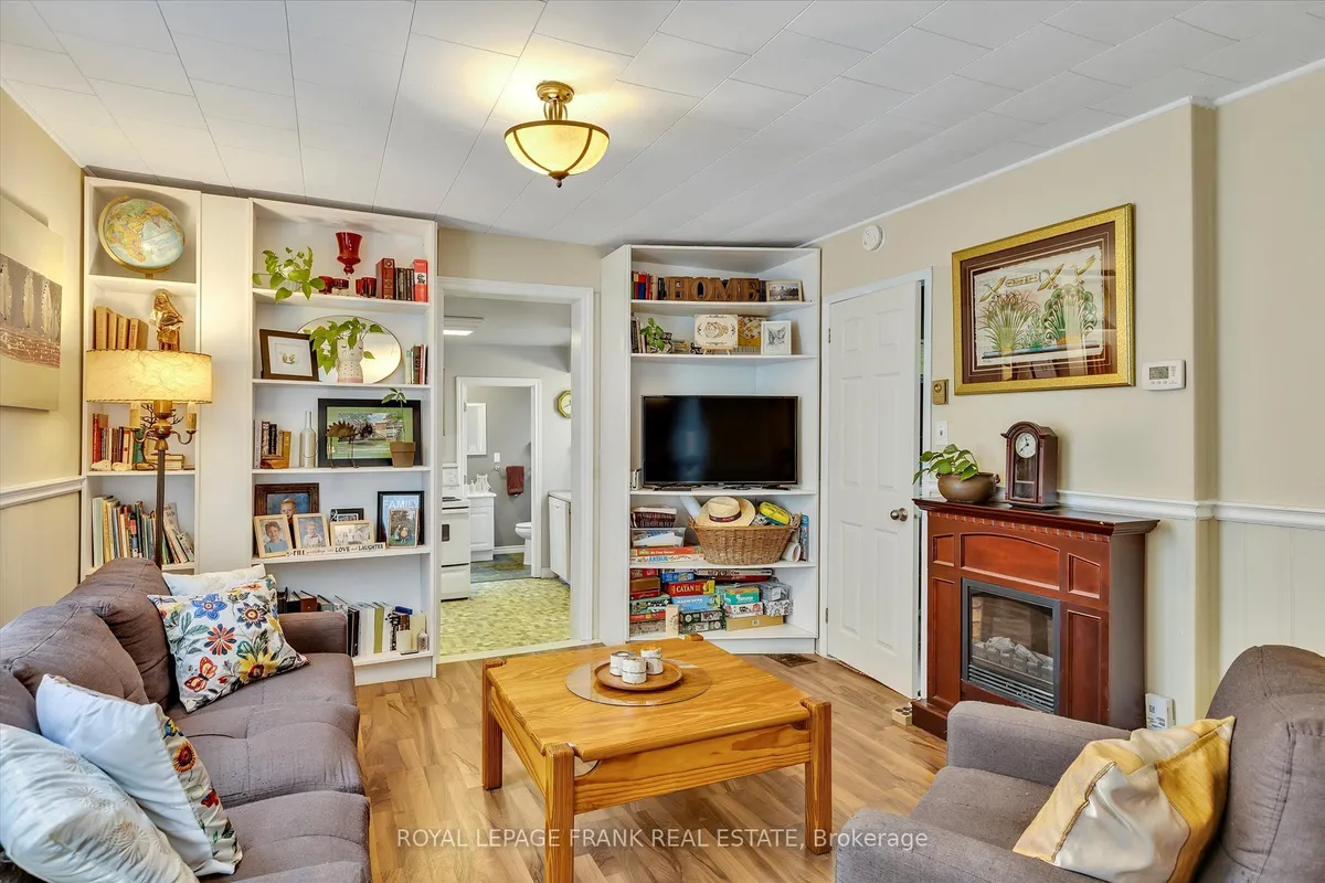 715 Chamberlain Street, ON K9J 4M2