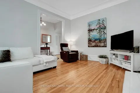 120 Strathcona Avenue, ON K1S 1X6