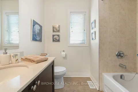 11 Deacon Crescent, ON K9V 0L4