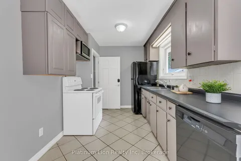 293 King George Road, ON N3R 5L1