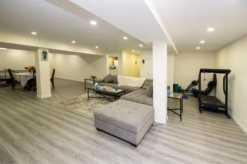 39 ADRIANS Way, ON N5V 4G1