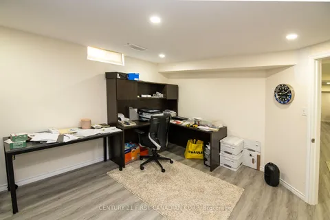 39 ADRIANS Way, ON N5V 4G1