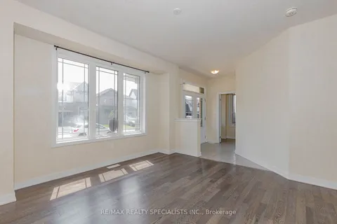 8 Stern Drive, ON L3B 0M3