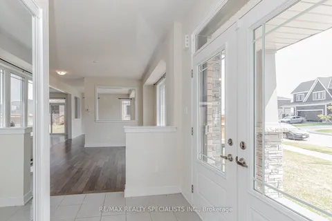 8 Stern Drive, ON L3B 0M3