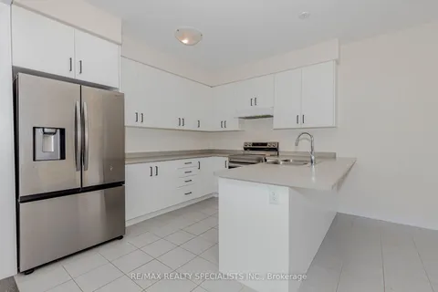 8 Stern Drive, ON L3B 0M3