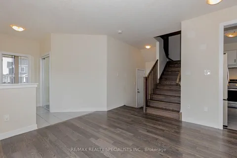 8 Stern Drive, ON L3B 0M3