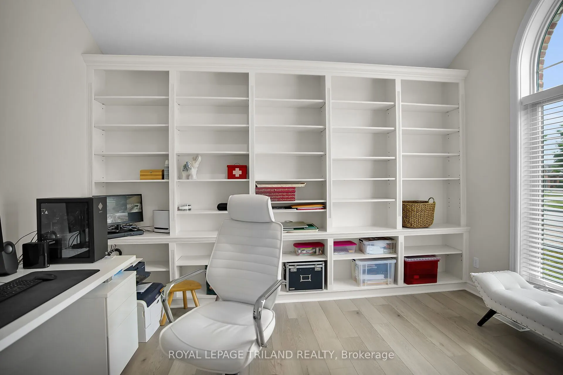 205 EAST RIVERTRACE Walk, ON N6G 5L1