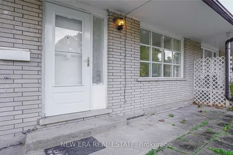 163 Cedarbrae Avenue, ON N2L 4S1