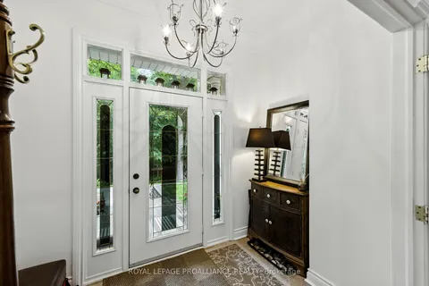 5 Paige Court, ON K9A 0W6