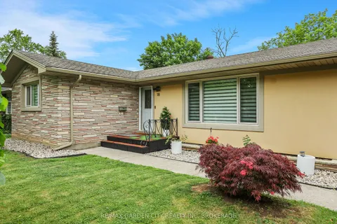18 Wakil Drive, ON L2T 3H8