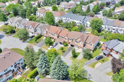 21 Flowertree Crescent, ON K2M 2R8