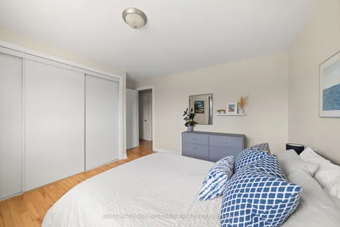 404 Alexandria Drive, ON K9A 5T1