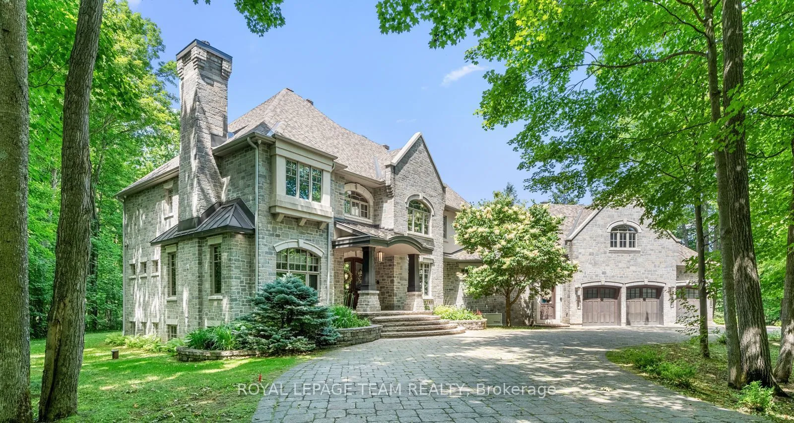 33 Marchbrook Circle, ON K2W 1A1