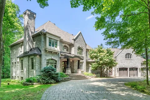 33 Marchbrook Circle, ON K2W 1A1