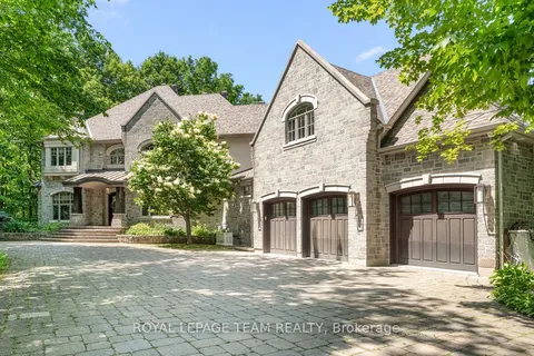 33 Marchbrook Circle, ON K2W 1A1
