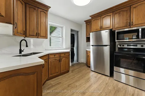 69 Roxborough Avenue, ON L8L 1Y2