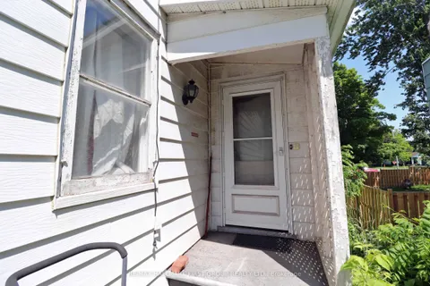 143 Brockville Street, ON K7A 3Y7