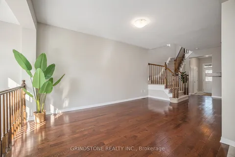 117 Westphalian Avenue, ON K2V 0A3