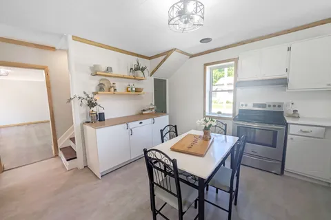 52 Queen Street, ON N0H 1P0