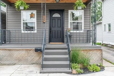 18 ELLIS Avenue, ON L8H 4L7