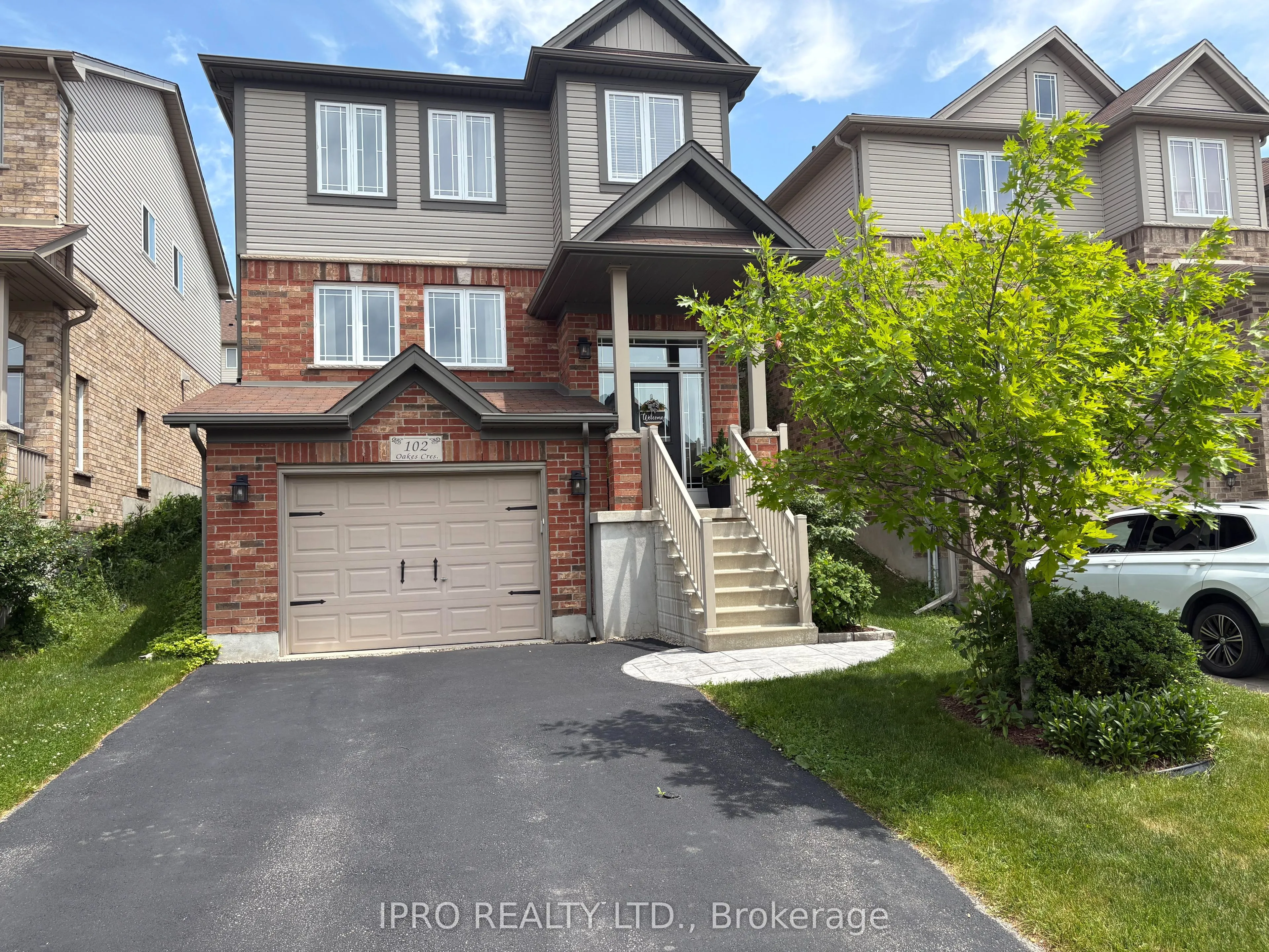 102 Oakes Crescent, ON N1E 0J5