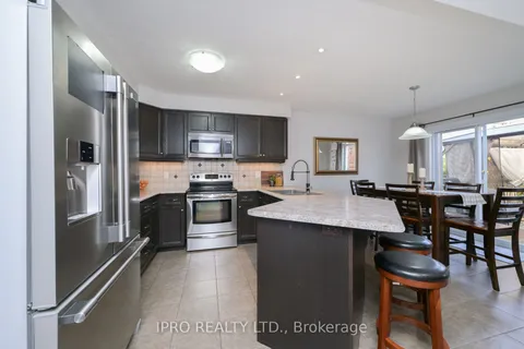 102 Oakes Crescent, ON N1E 0J5
