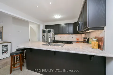 102 Oakes Crescent, ON N1E 0J5