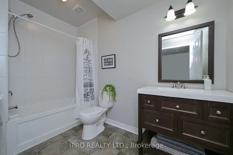 102 Oakes Crescent, ON N1E 0J5