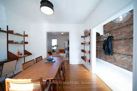 61 William Street, ON L8L 5T6