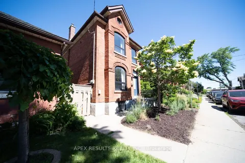 61 William Street, ON L8L 5T6