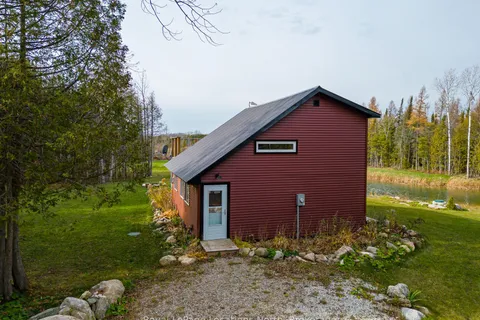 025359 Euph-St Vincent Townline, ON N4L 1W5