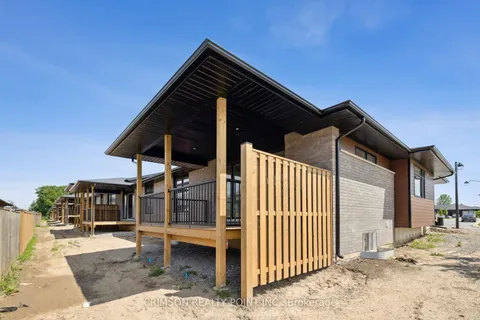 300 Richmond Street, ON L2V 5B9