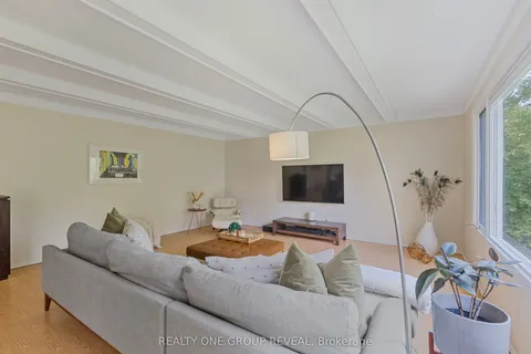 120 Riverbank Drive, ON N3H 4R6
