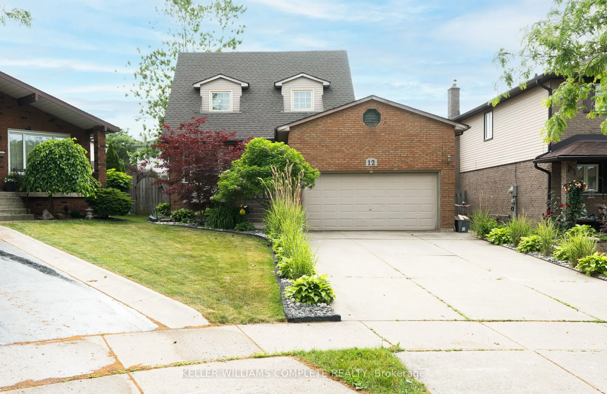 12 Sutton Court, ON L8J 2E2