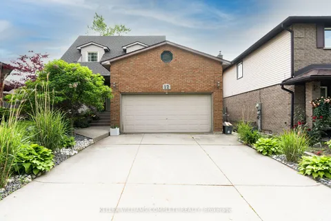 12 Sutton Court, ON L8J 2E2