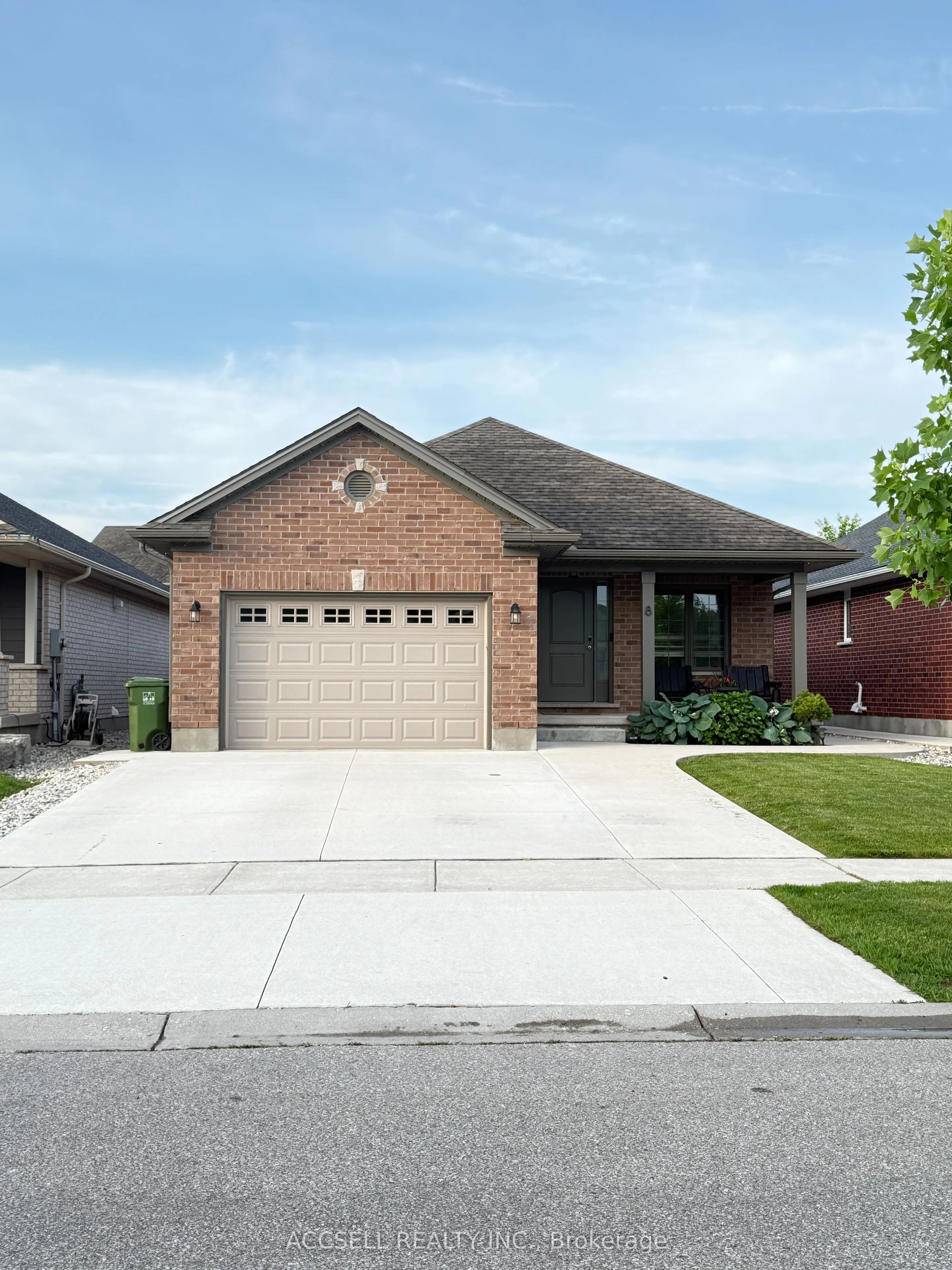 8 Bridle Path, ON N5R 0C1