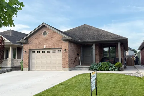 8 Bridle Path, ON N5R 0C1