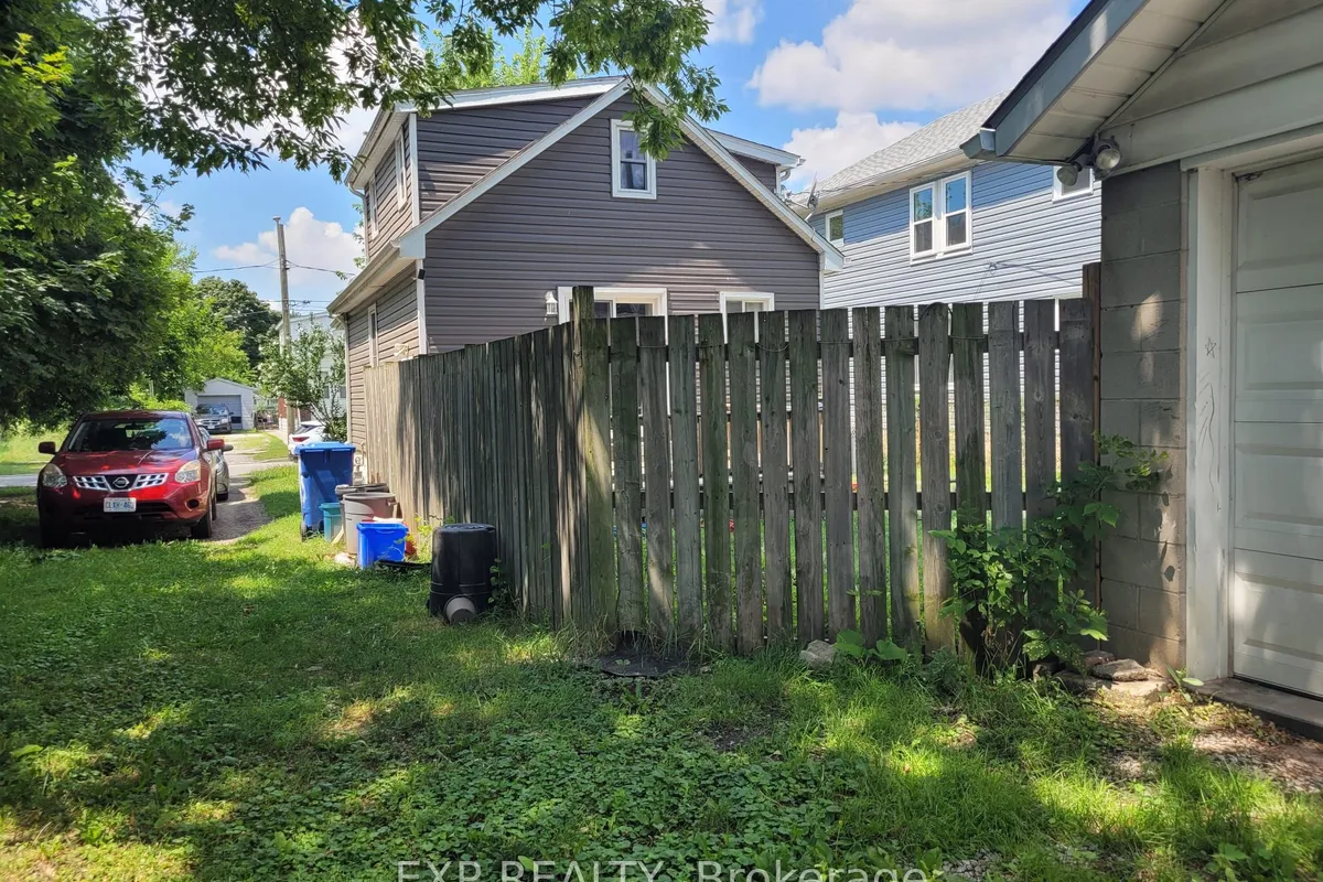 768 Mckay Avenue, ON N9B 2A1