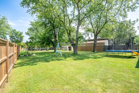 1236 Shawnee Road, ON N8N 1R9