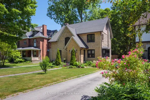 1075 4th Avenue, ON N4K 4W1