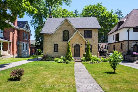 1075 4th Avenue, ON N4K 4W1
