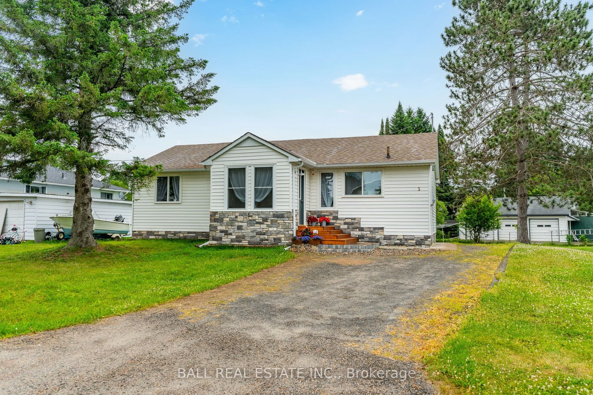 3 Larch Street, ON K0L 1M0