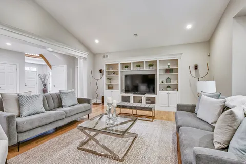 6431 Rockcliffe Estates, ON L2J 4K7