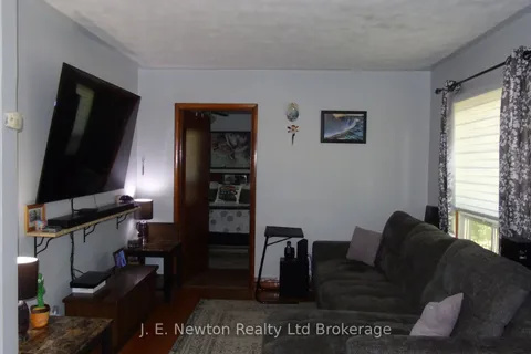 39 Pine Street, ON N4G 1L5