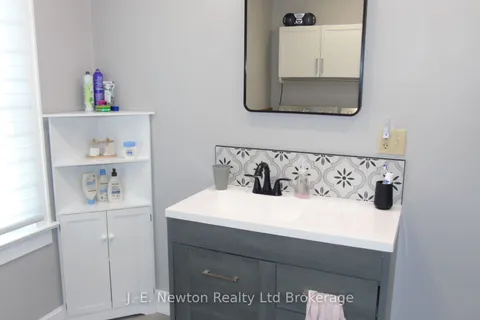 39 Pine Street, ON N4G 1L5